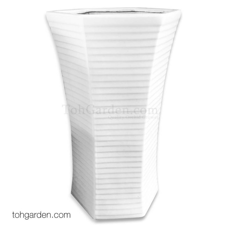 861 Designer Vase Black / White